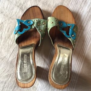 Vintage inspired wooden platforms